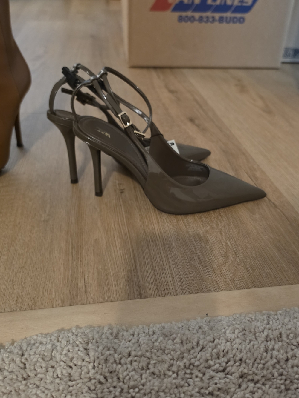 Zara Olive Patent Pointed-Toe Slingback Heels - Picture 2 of 4